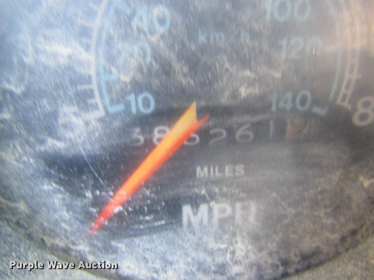 image for item DC4407 1985 International 1954 feed mixer truck