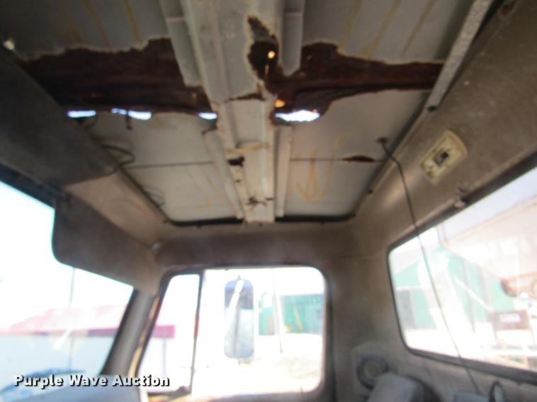 image for item DC4407 1985 International 1954 feed mixer truck