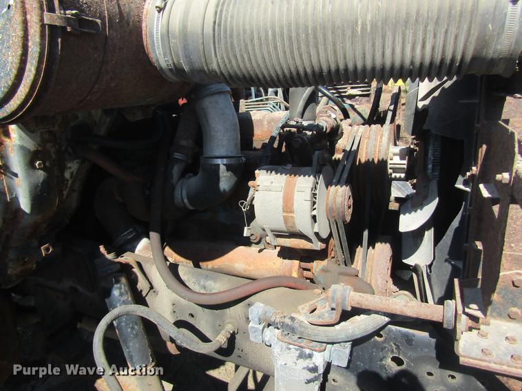 image for item DC4408 1985 International 1955 feed mixer truck