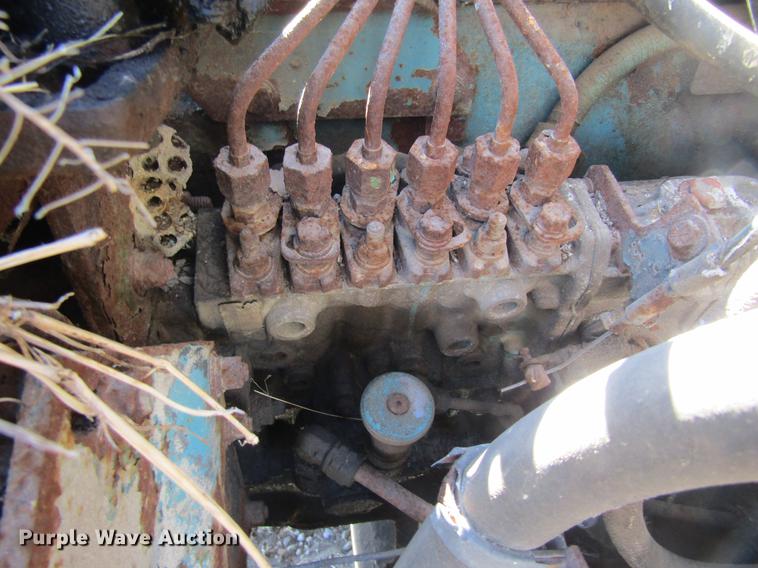 image for item DC4408 1985 International 1955 feed mixer truck