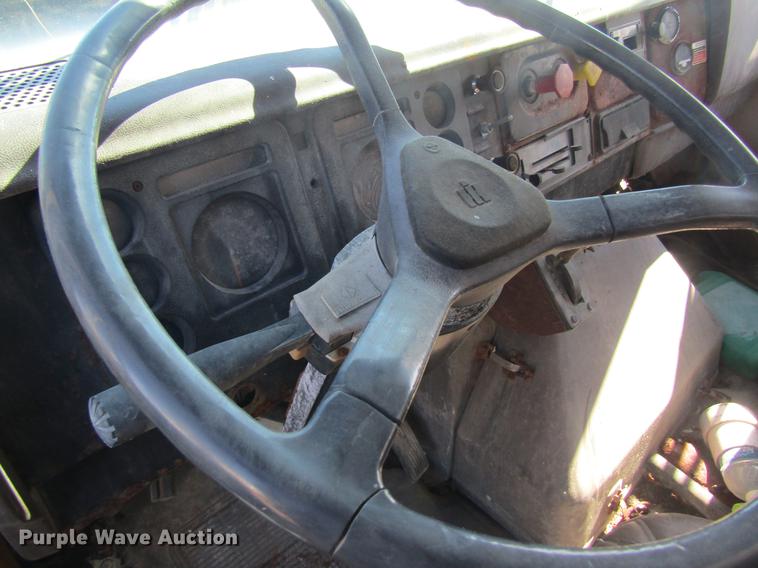 image for item DC4408 1985 International 1955 feed mixer truck