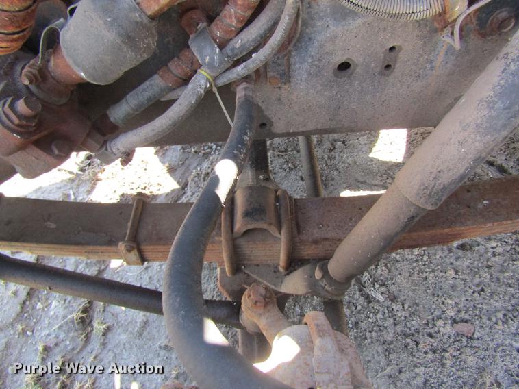 image for item DC4408 1985 International 1955 feed mixer truck