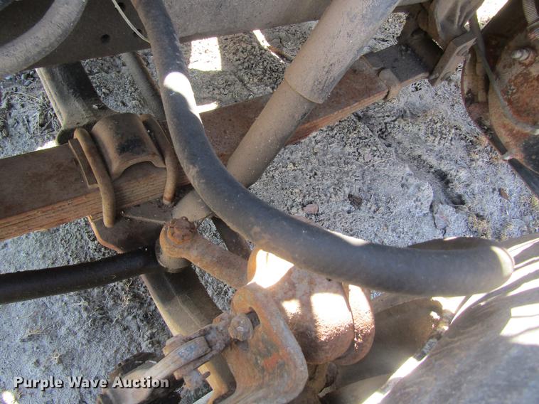 image for item DC4408 1985 International 1955 feed mixer truck