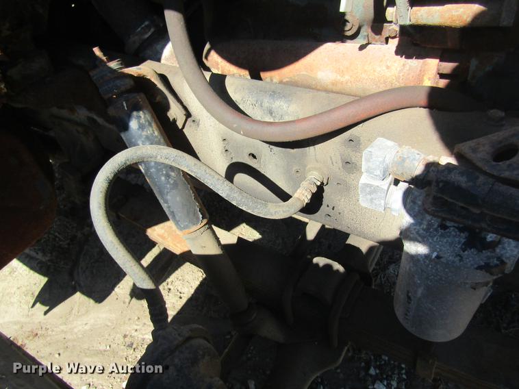 image for item DC4408 1985 International 1955 feed mixer truck