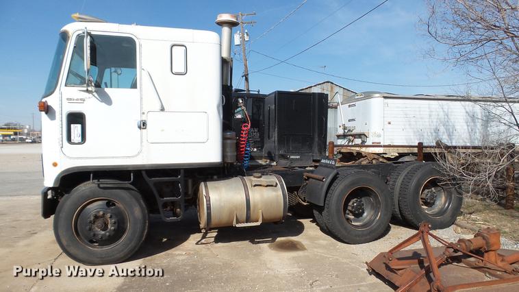 image for item DC5582 1978 GMC Astro 95 semi truck
