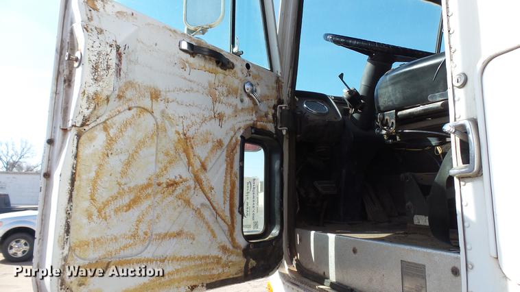 image for item DC5582 1978 GMC Astro 95 semi truck