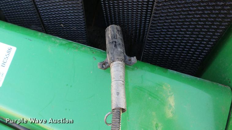 image for item DC5586 2002 John Deere 467 round baler