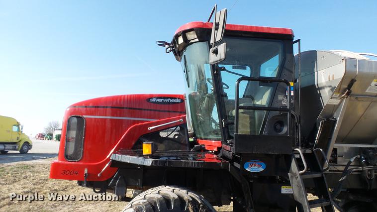 image for item DC5587 2006 Miller Atlas 3004 dry spreader applicator