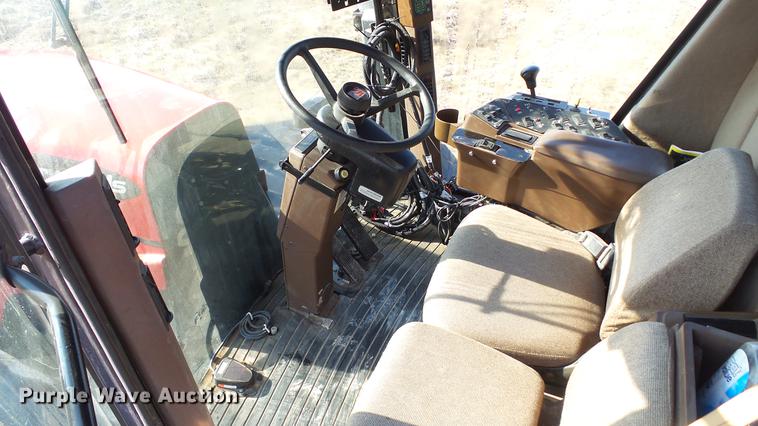 image for item DC5587 2006 Miller Atlas 3004 dry spreader applicator