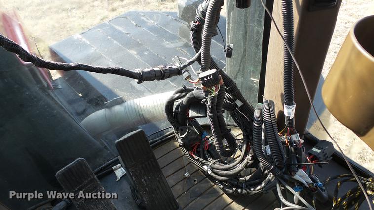 image for item DC5587 2006 Miller Atlas 3004 dry spreader applicator