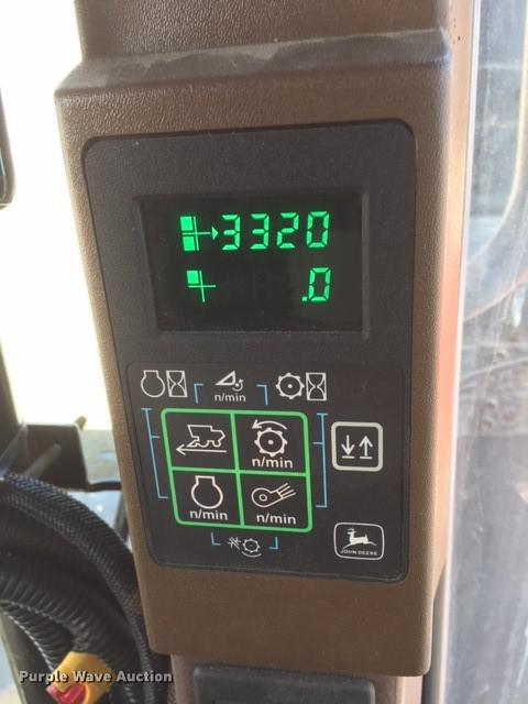 image for item DC5587 2006 Miller Atlas 3004 dry spreader applicator