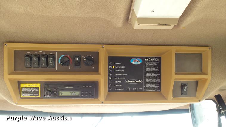 image for item DC5587 2006 Miller Atlas 3004 dry spreader applicator