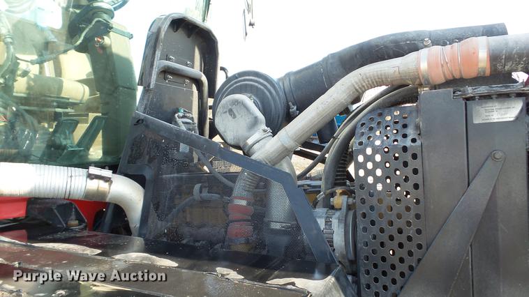 image for item DC5587 2006 Miller Atlas 3004 dry spreader applicator