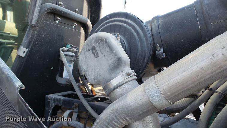 image for item DC5587 2006 Miller Atlas 3004 dry spreader applicator