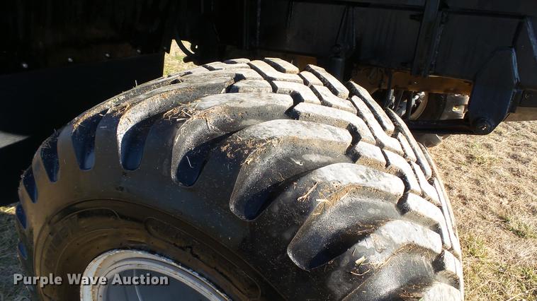 image for item DC5587 2006 Miller Atlas 3004 dry spreader applicator