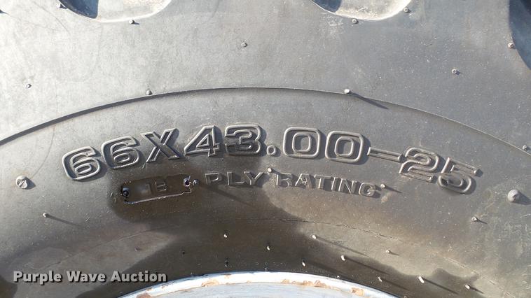 image for item DC5587 2006 Miller Atlas 3004 dry spreader applicator