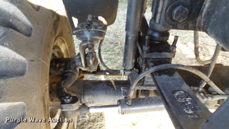 image for item DC5587 2006 Miller Atlas 3004 dry spreader applicator