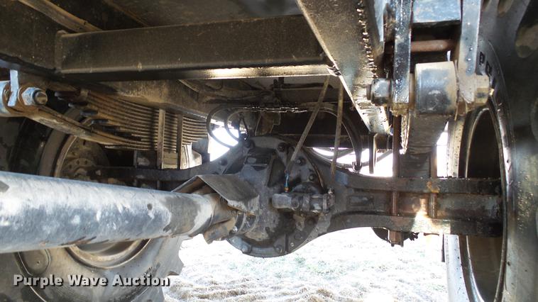 image for item DC5587 2006 Miller Atlas 3004 dry spreader applicator