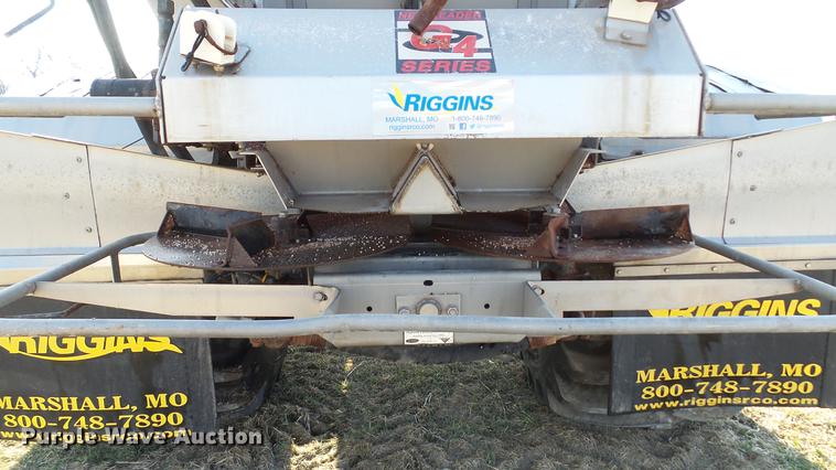 image for item DC5587 2006 Miller Atlas 3004 dry spreader applicator
