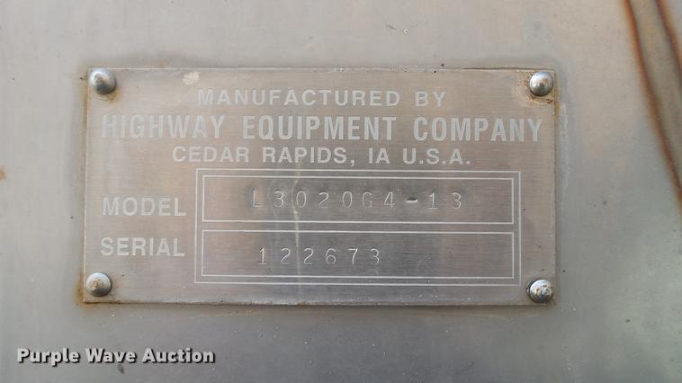 image for item DC5587 2006 Miller Atlas 3004 dry spreader applicator