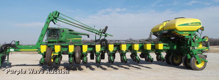 image for item DC5588 2005 John Deere 1770NT CCS MaxEmerge XP planter