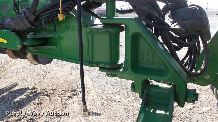 image for item DC5588 2005 John Deere 1770NT CCS MaxEmerge XP planter
