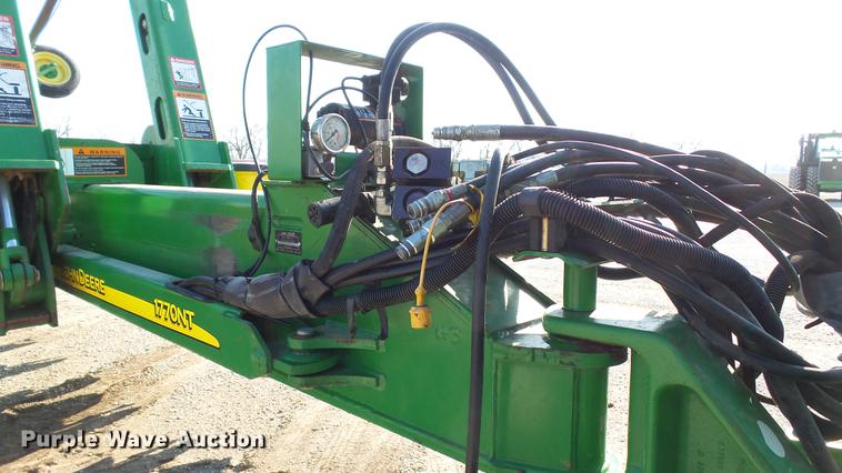 image for item DC5588 2005 John Deere 1770NT CCS MaxEmerge XP planter
