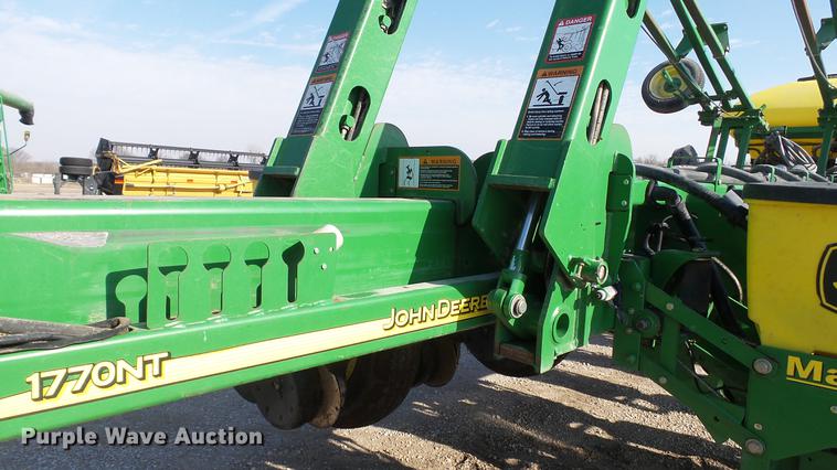 image for item DC5588 2005 John Deere 1770NT CCS MaxEmerge XP planter