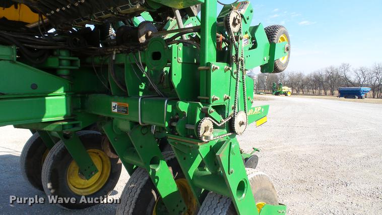 image for item DC5588 2005 John Deere 1770NT CCS MaxEmerge XP planter