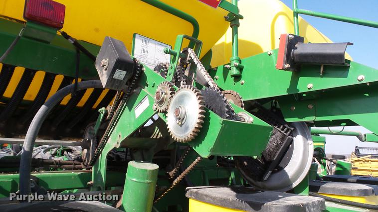 image for item DC5588 2005 John Deere 1770NT CCS MaxEmerge XP planter