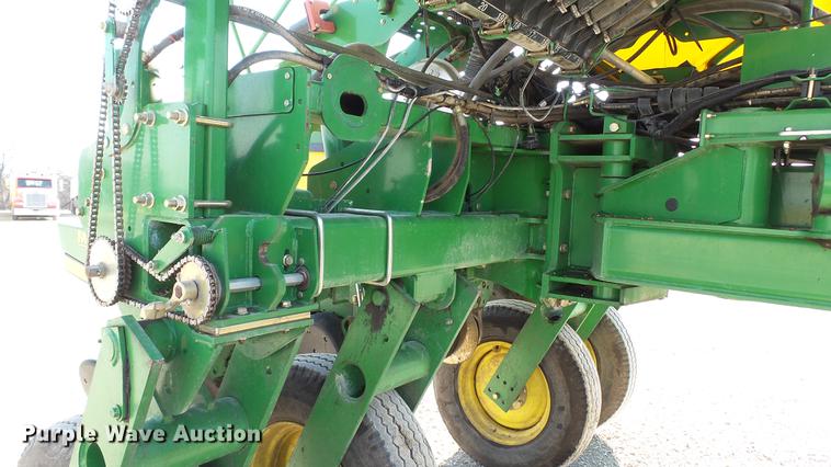 image for item DC5588 2005 John Deere 1770NT CCS MaxEmerge XP planter