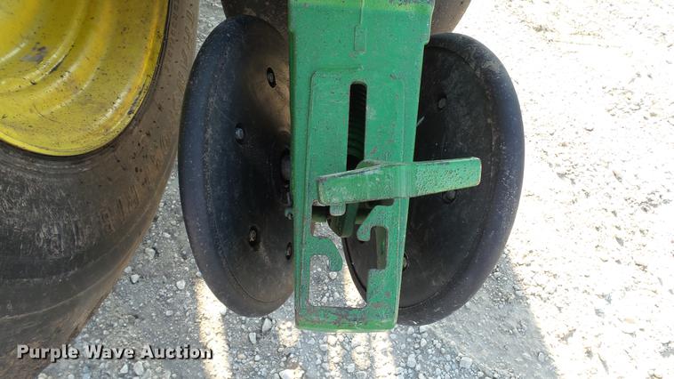image for item DC5588 2005 John Deere 1770NT CCS MaxEmerge XP planter