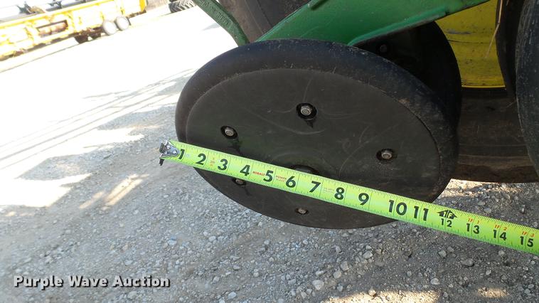 image for item DC5588 2005 John Deere 1770NT CCS MaxEmerge XP planter