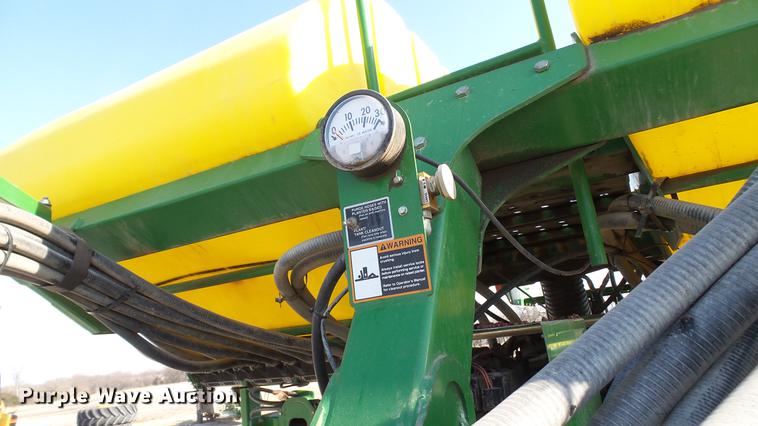 image for item DC5588 2005 John Deere 1770NT CCS MaxEmerge XP planter