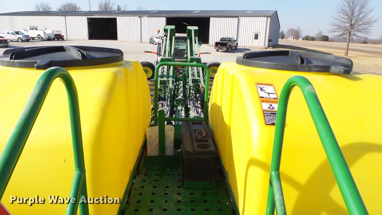 image for item DC5588 2005 John Deere 1770NT CCS MaxEmerge XP planter