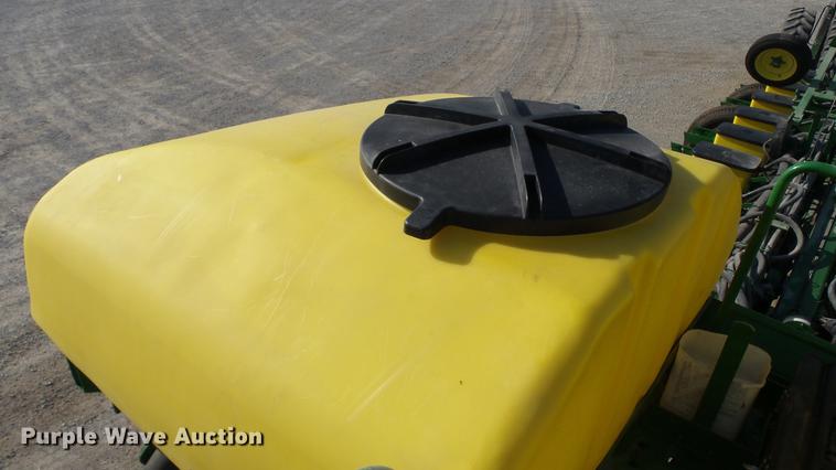 image for item DC5588 2005 John Deere 1770NT CCS MaxEmerge XP planter