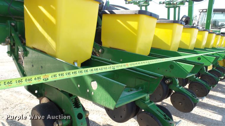 image for item DC5588 2005 John Deere 1770NT CCS MaxEmerge XP planter