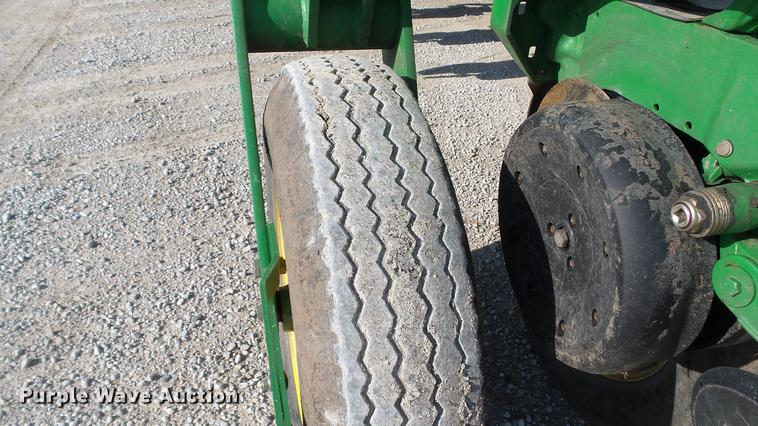 image for item DC5588 2005 John Deere 1770NT CCS MaxEmerge XP planter