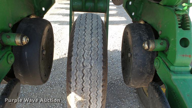 image for item DC5588 2005 John Deere 1770NT CCS MaxEmerge XP planter