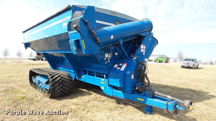 image for item DC5589 2009 Kinze 1050 grain cart