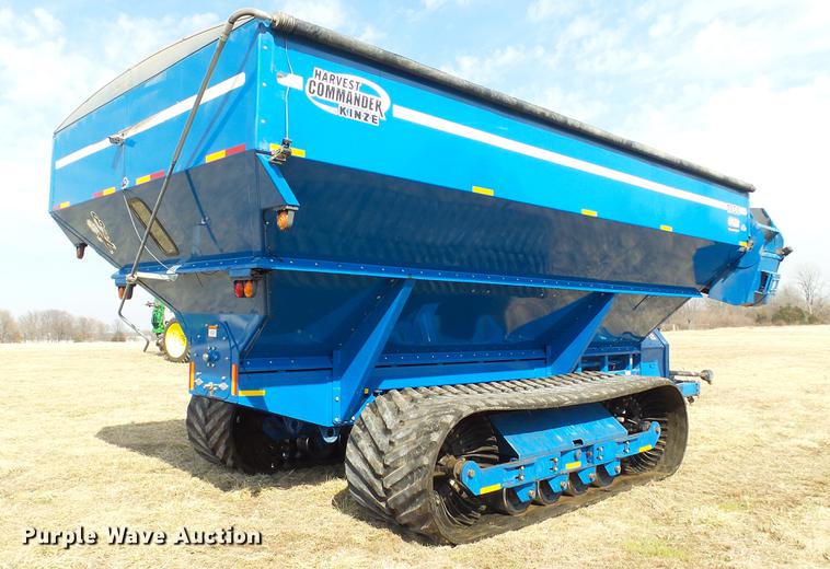 image for item DC5589 2009 Kinze 1050 grain cart