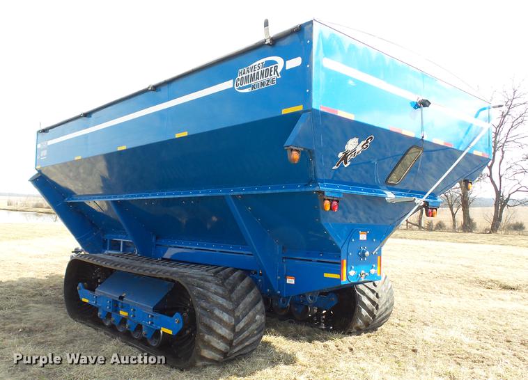 image for item DC5589 2009 Kinze 1050 grain cart