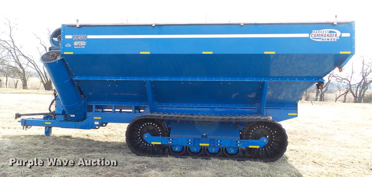 image for item DC5589 2009 Kinze 1050 grain cart