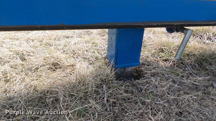 image for item DC5589 2009 Kinze 1050 grain cart