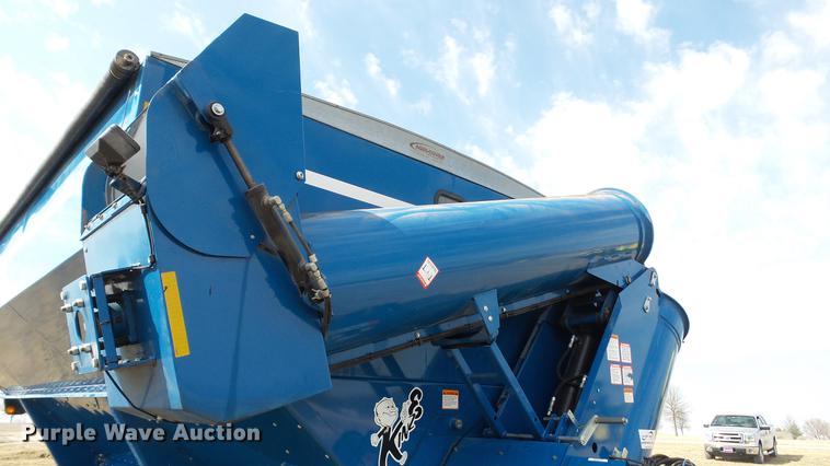 image for item DC5589 2009 Kinze 1050 grain cart