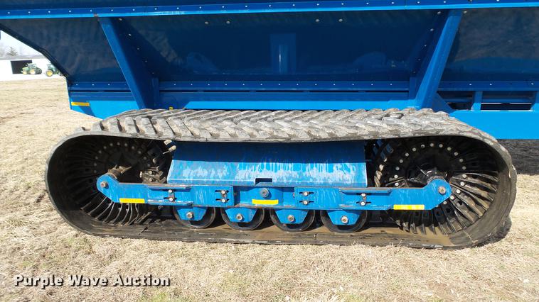 image for item DC5589 2009 Kinze 1050 grain cart