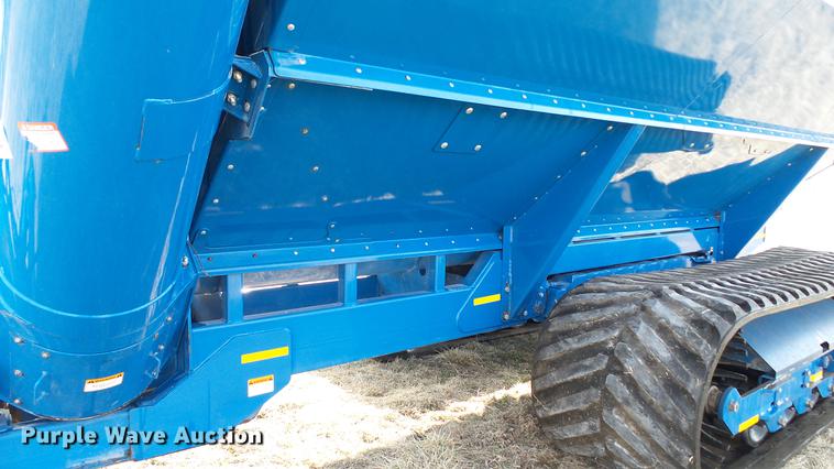 image for item DC5589 2009 Kinze 1050 grain cart