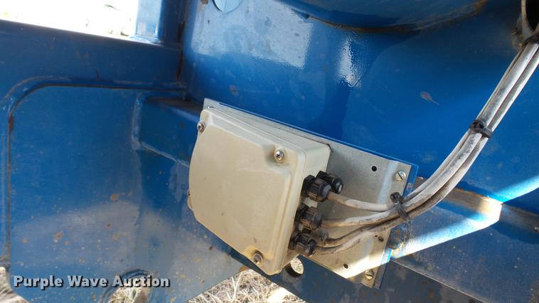 image for item DC5589 2009 Kinze 1050 grain cart