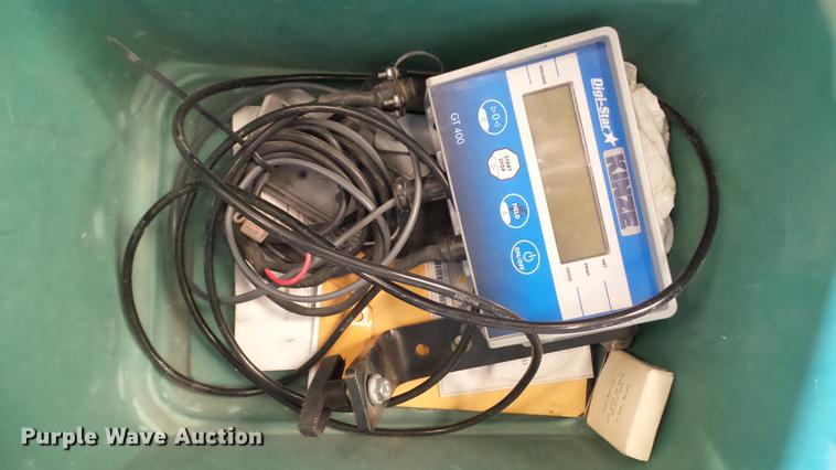 image for item DC5589 2009 Kinze 1050 grain cart