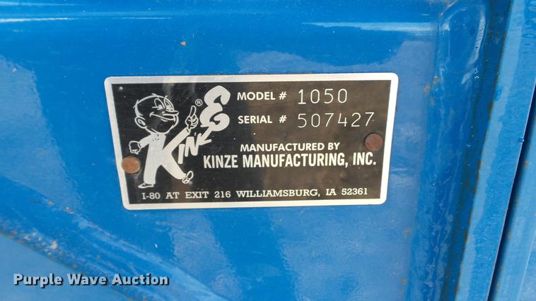 image for item DC5589 2009 Kinze 1050 grain cart